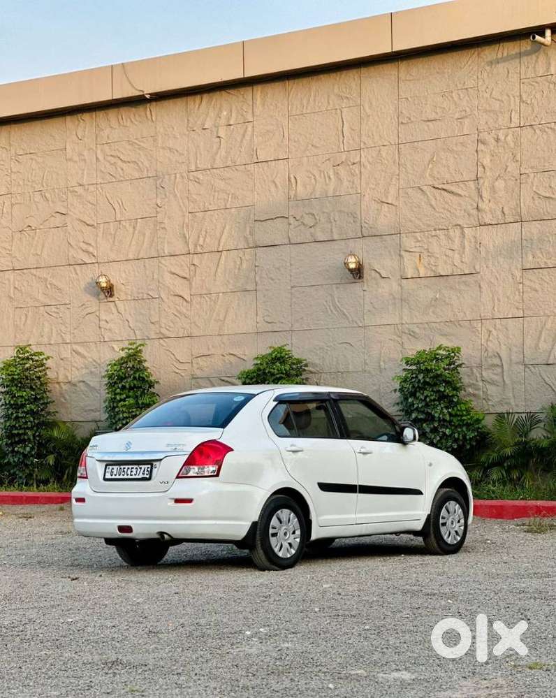 Maruti Suzuki Dzire Vxi Ags, 2010, Cng & Hybrids