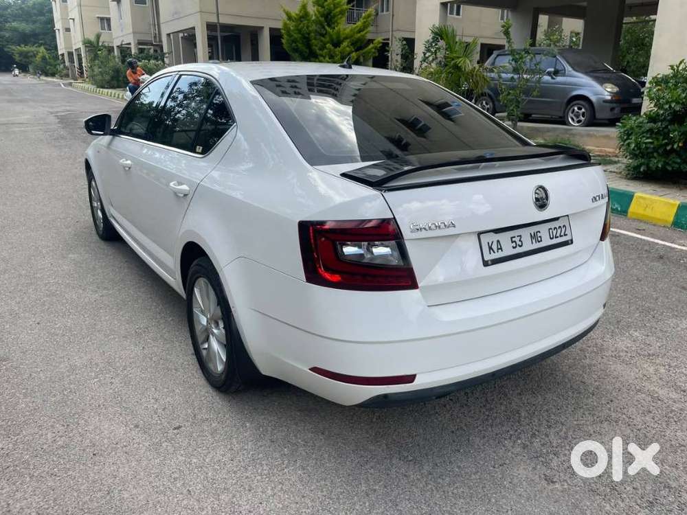 Skoda Octavia 1.8 TSI AT L K, 2019, Petrol