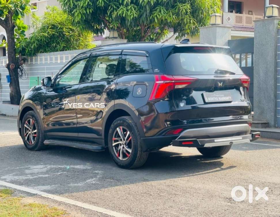 Mahindra Xuv700 2.0 Ax 5 Petrol Mt Str, 2022, Petrol