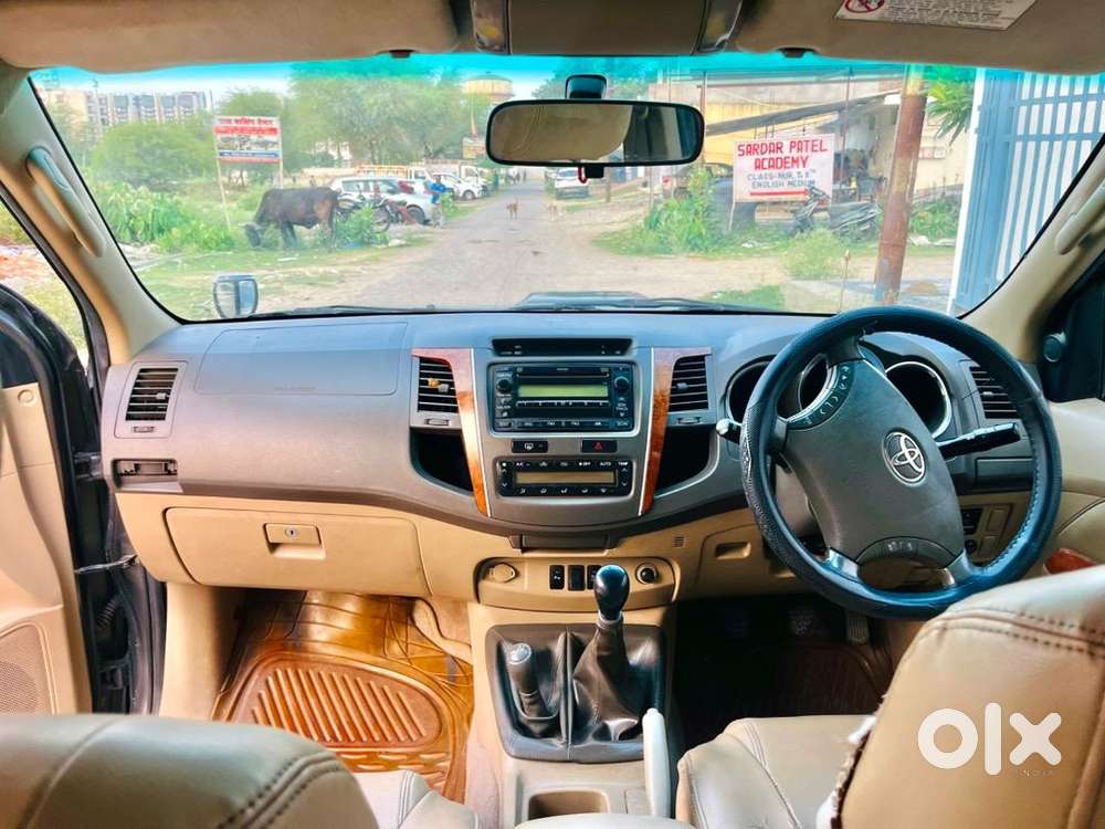 Toyota Fortuner 2010