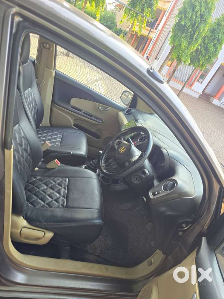 Honda Brio V