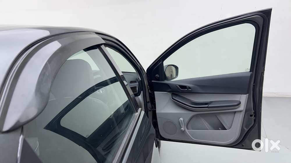 Tata Tiago Xe, 2021, Petrol