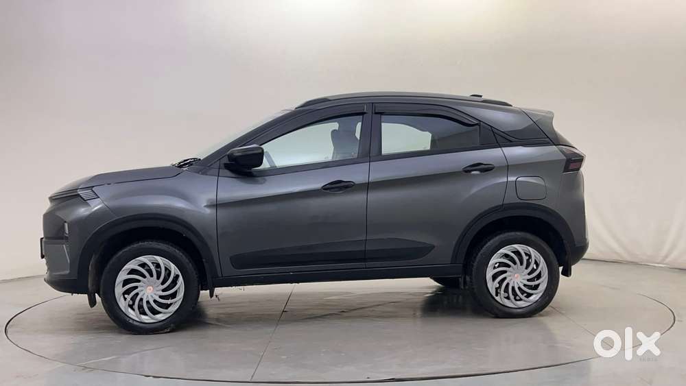 Tata Nexon Pure (s) 1.2 Petrol 6amt, 2024, Petrol