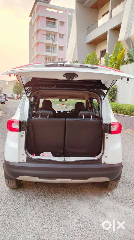 Renault Triber Rxz, 2022, Petrol