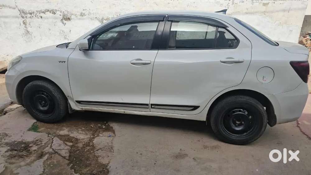 Maruti Suzuki Swift Dzire 2017 Petrol 76500 Km Driven