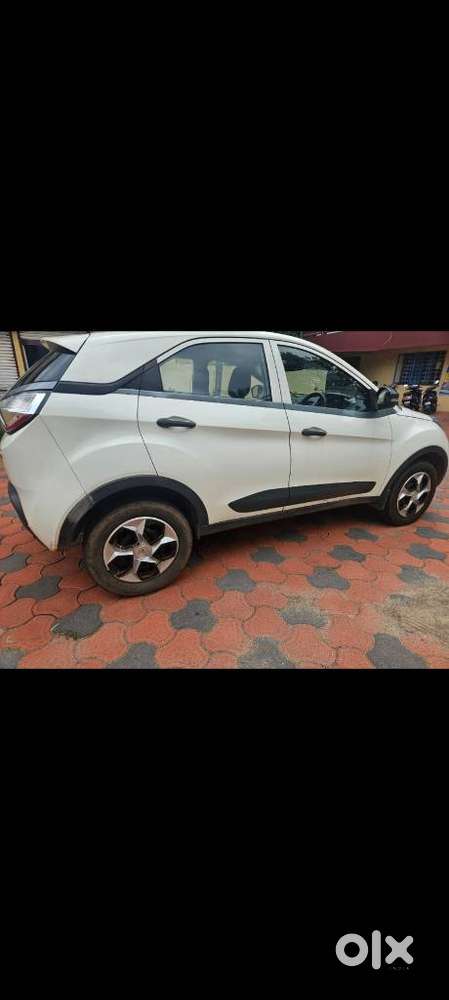 Tata Nexon 1.2 Revotron Xma Amt (s), 2020, Diesel