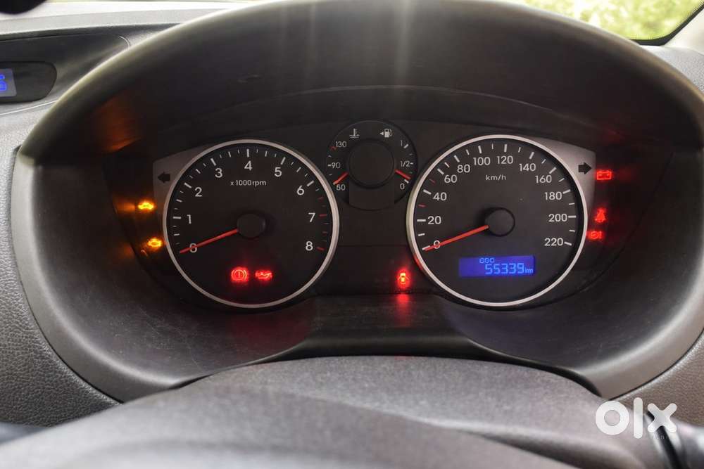 Hyundai I20 Magna 2014  New Tyres & Battery  Tn Coimbatore