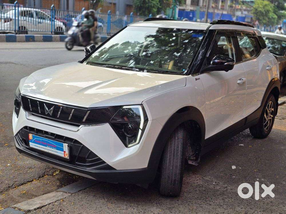 Mahindra Xuv 3xo Ax5 Pm Mt, 2025, Petrol