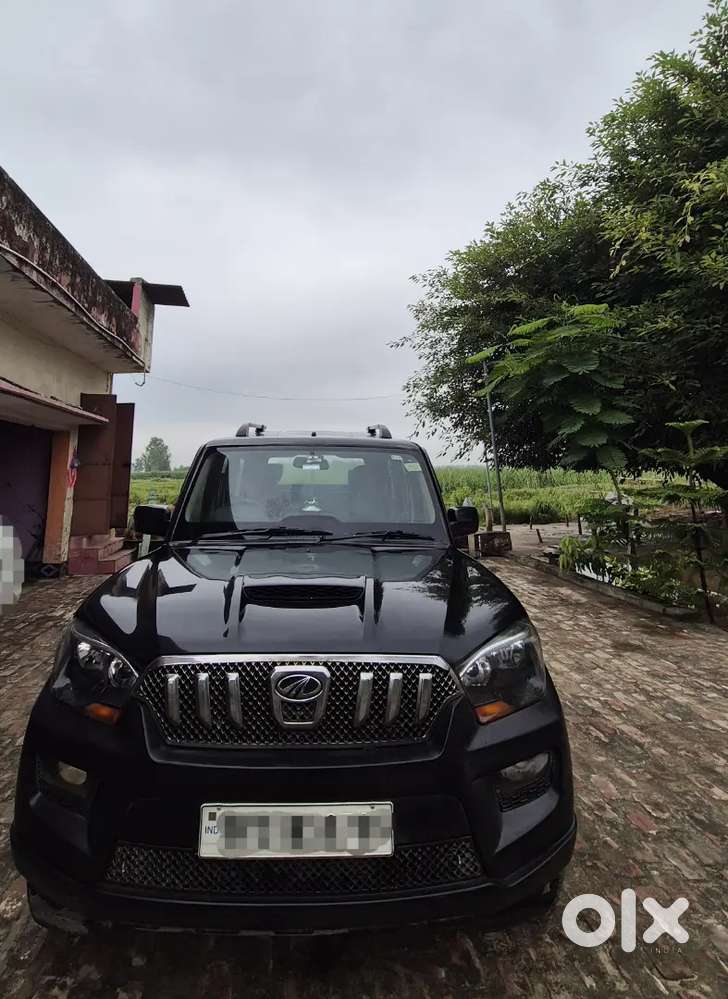 Mahindra Scorpio S6 Plus 2017 Diesel Manual
