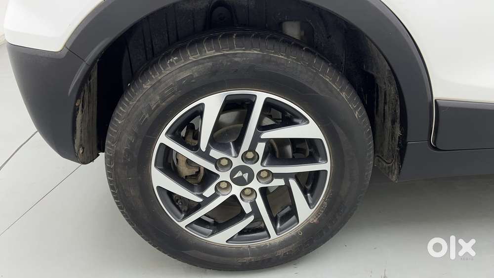 Mahindra Xuv300 W8 Option, 2024, Petrol