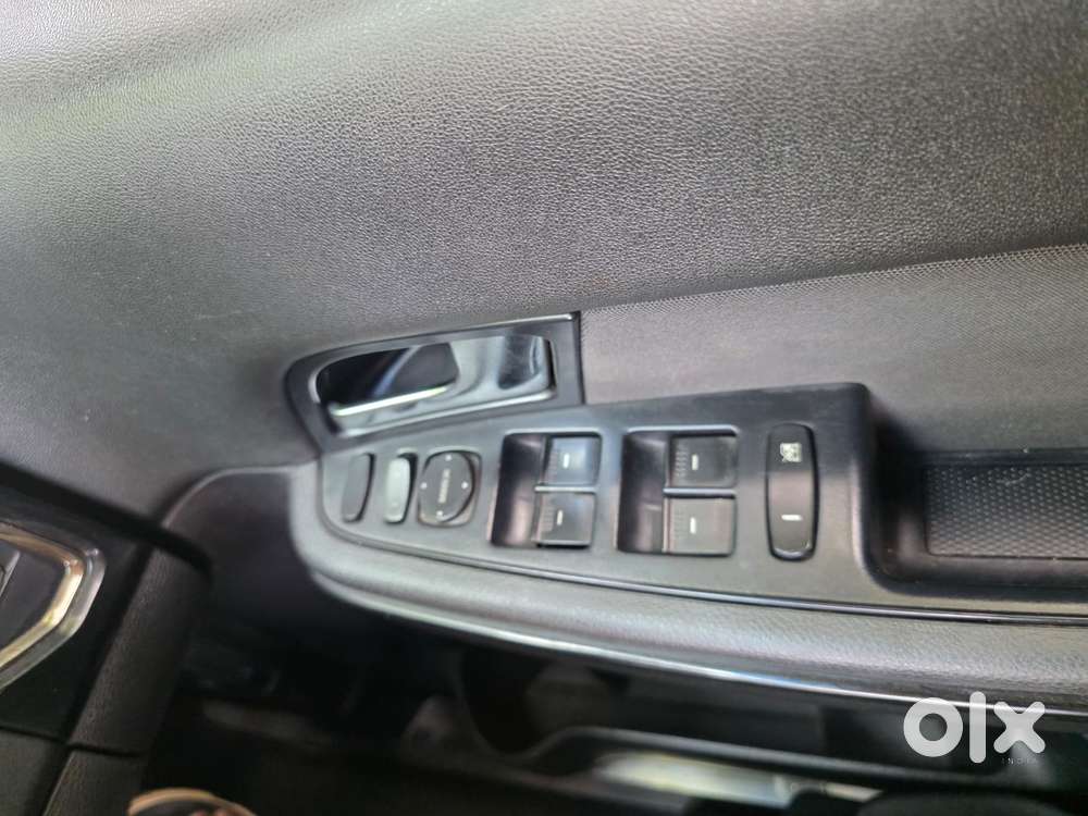 Tata Hexa 2.2 Xe 4x2 7 Str, 2017, Diesel