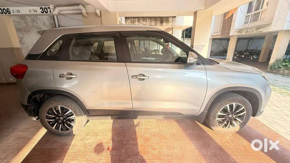Brezza Zxi+ April’2022 Model. Silver Colour.
