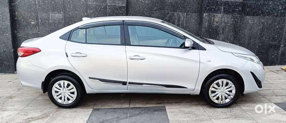 Toyota Yaris J Cvt, 2019, Petrol