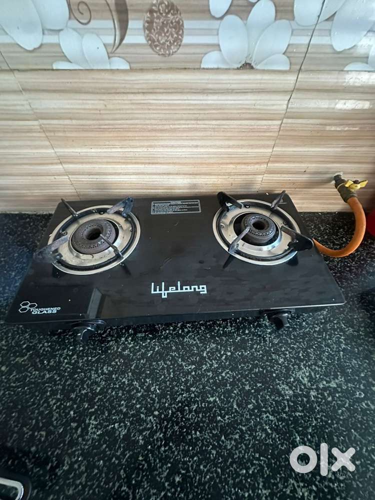 Gas stove with 2 burners