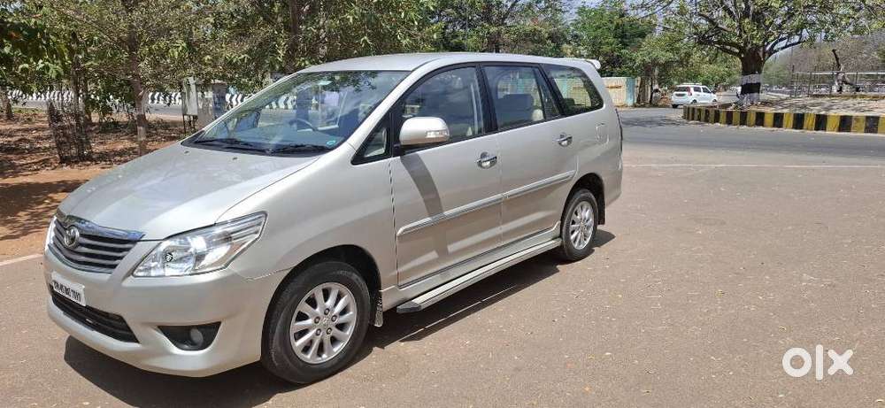 Toyota Innova 2.0 Vx (petrol) 8 Seater Bs Iv, 2013, Diesel