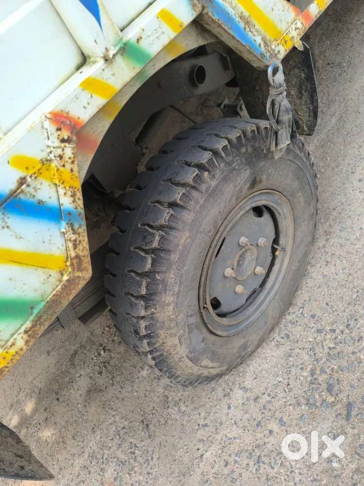 Mahindra Bolero Pik-up October 2024 1.7hd
