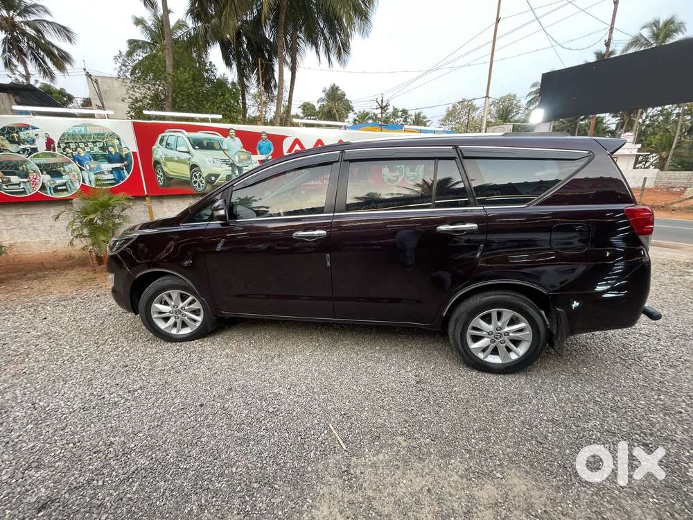 Toyota Innova Crysta 2.4 V 8 Str, 2016, Diesel