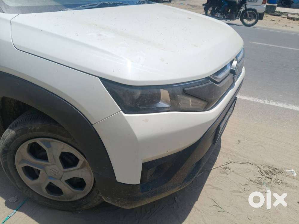 Maruti Suzuki Breeza 2024 Petrol Well Maintained.