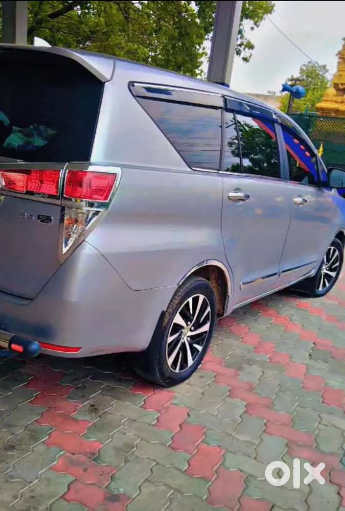 Toyota Innova Crysta 2024