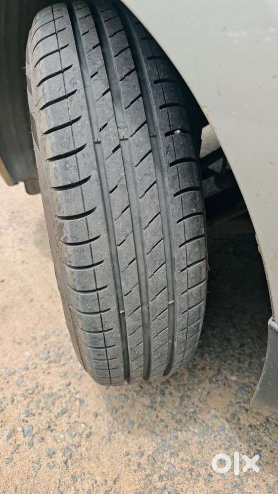 Hyundai Xcent Petrol Manual 2014
