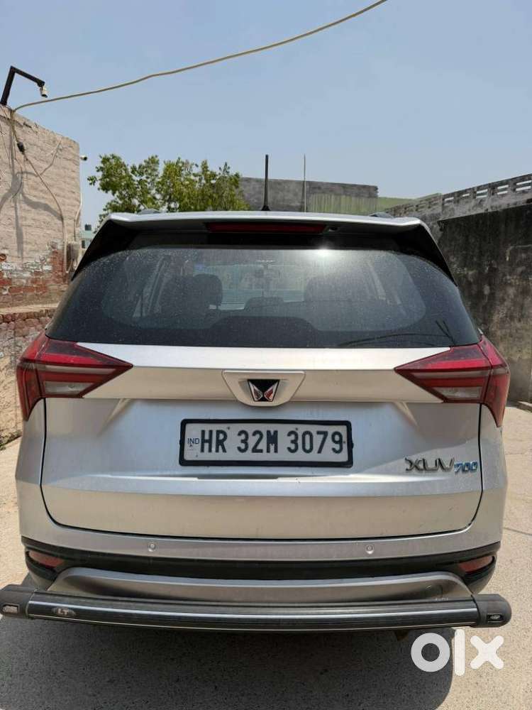 Mahindra Xuv700 2.0 Mx Petrol Mt 5 Str, 2022, Petrol