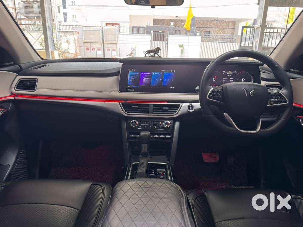 Mahindra Xuv700 2.2 Ax 7 Diesel At Luxury Pack Str, 2023, Diesel