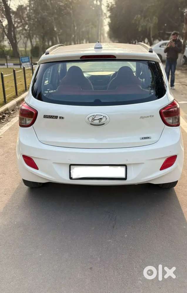 Hyundai Grand I10 Sportz 2016 Diesel Ka25