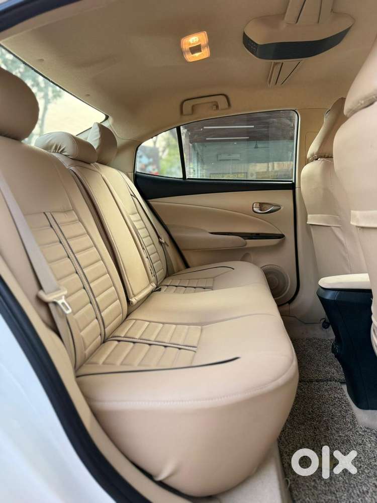 Toyota Yaris V Cvt, 2019, Petrol