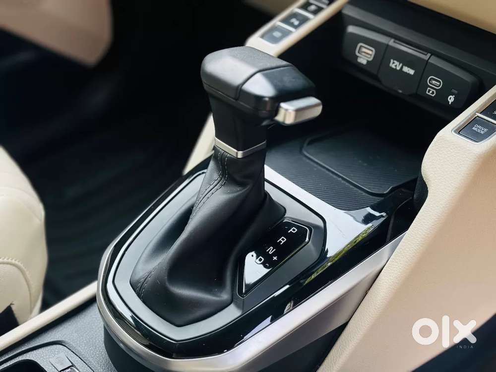 Kia Carens Clavis Ev Htk+, 2025, Petrol