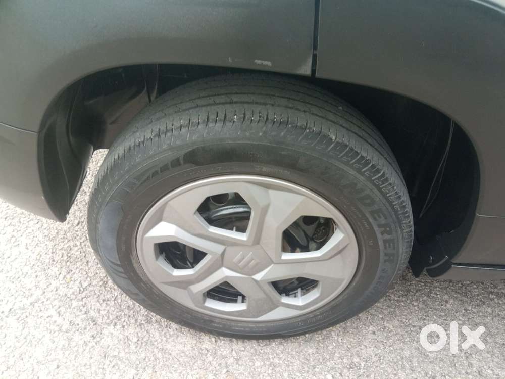 Maruti Suzuki Brezza 1.5 Vxi Smart Hybrid, 2023, Petrol