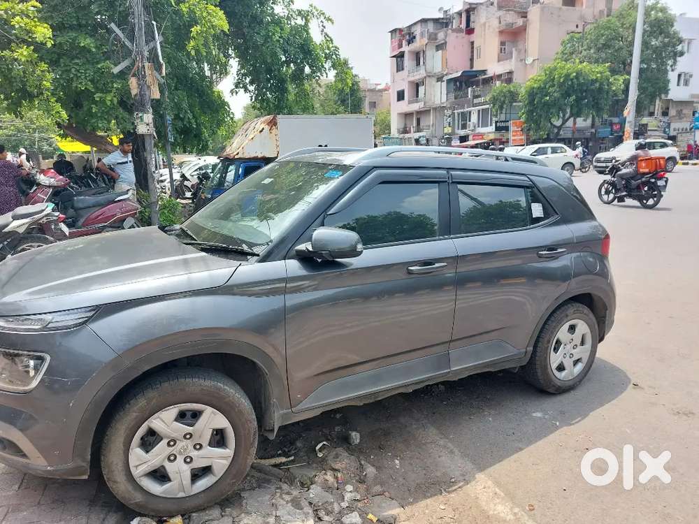 Hyundai Venue 2022 Petrol 39300 Km Driven For Sale