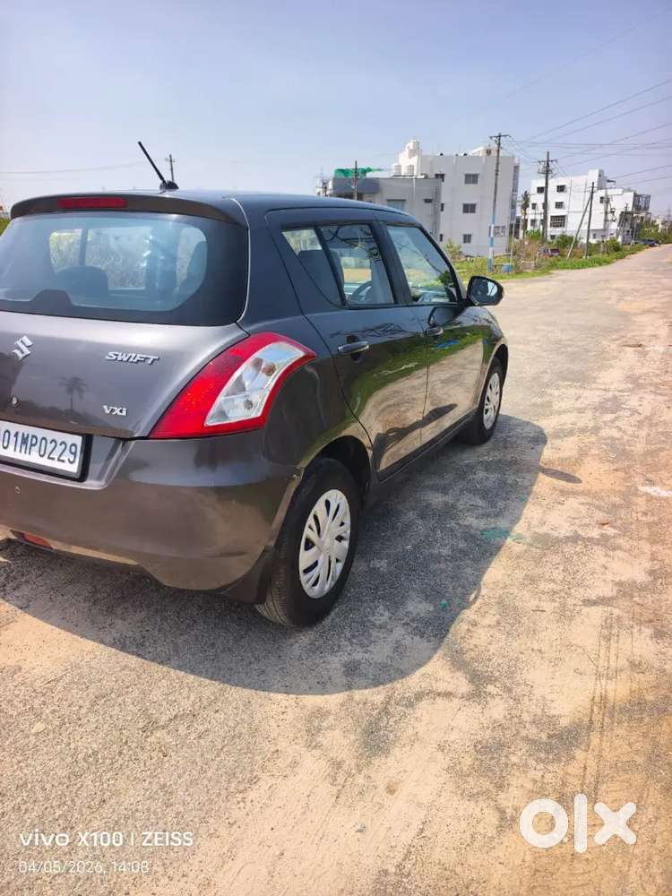 Maruti Suzuki Swift 2016 Petrol 107000 Km Driven