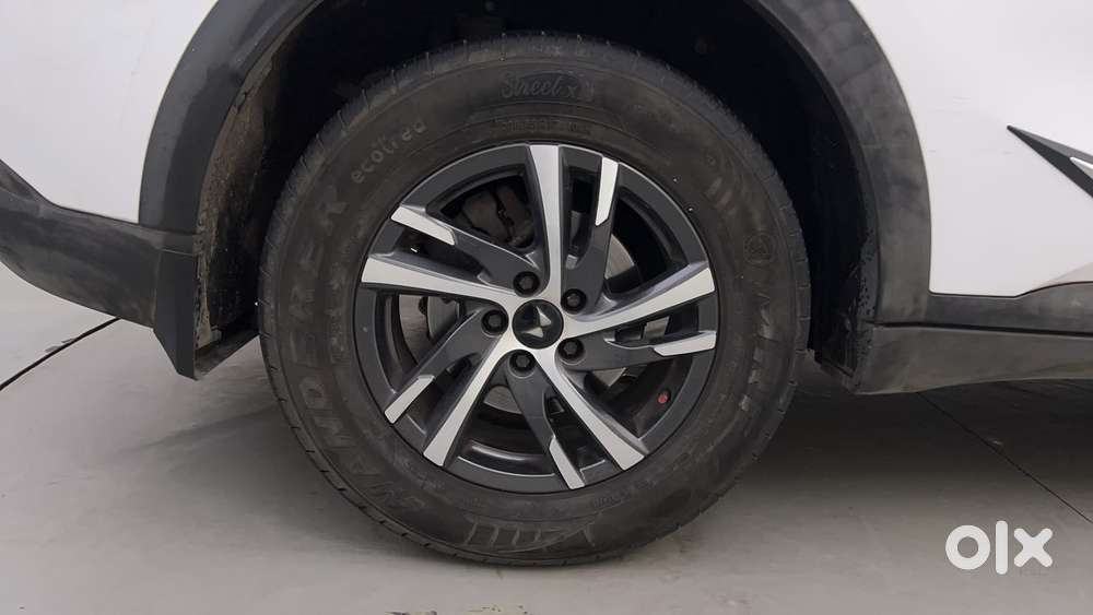 Mahindra Xuv700 2.2 Ax 5 Diesel Mt 7 Str, 2024, Diesel