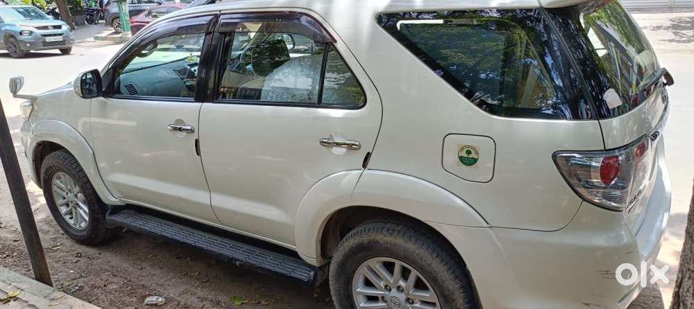 Toyota Fortuner 4x2 AT, 2013, Diesel