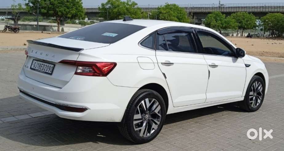 Skoda Slavia 1.0 Tsi Style At, 2024, Petrol
