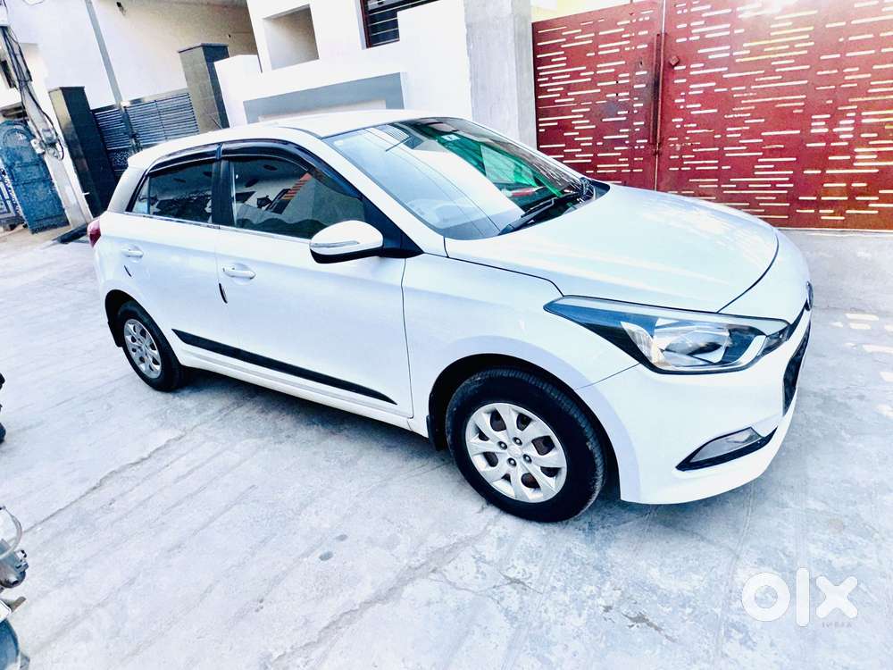 Hyundai I20 Sportz Plus, 2015, Petrol