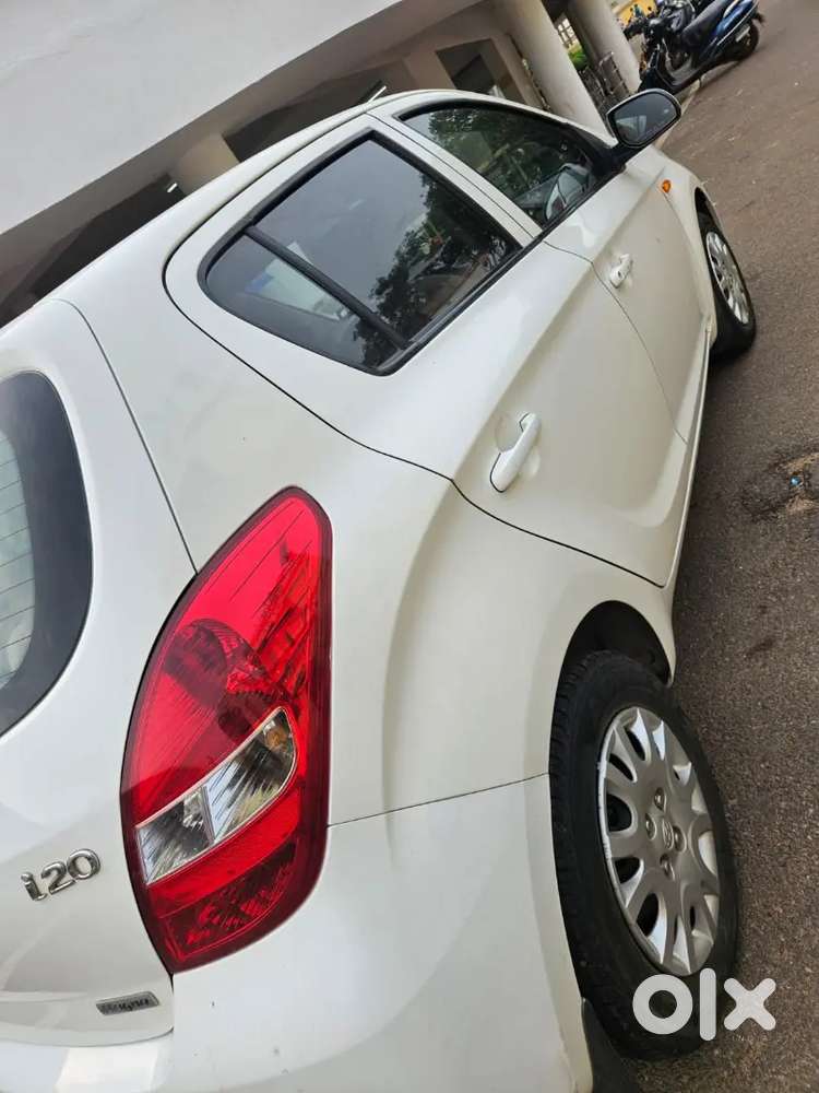 Hyundai I20 Magna 2011 22k Kilometers