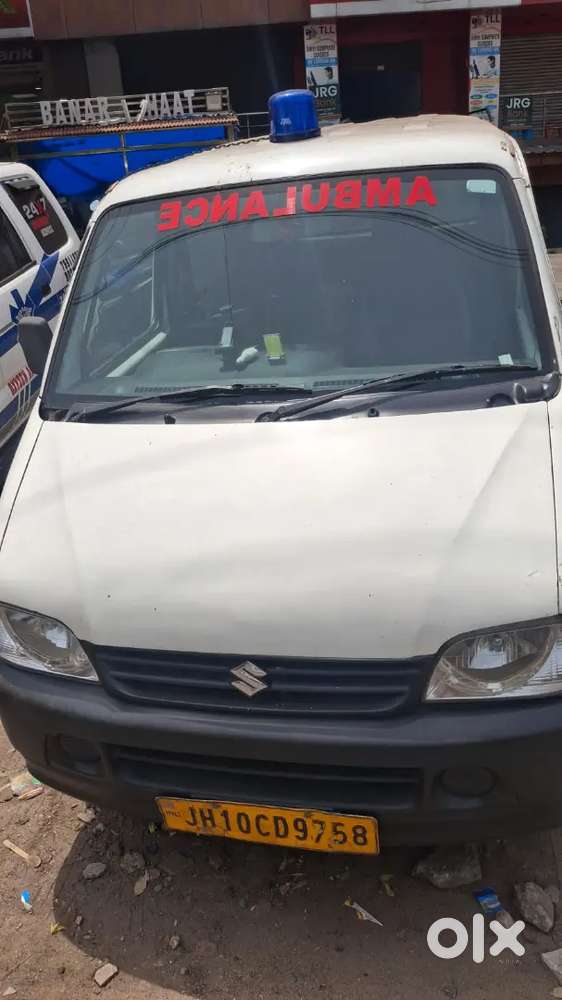 Maruti Suzuki Eeco 5 Str Petrol 2021, Ambulance Passed.