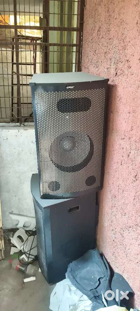 Speakers for seel