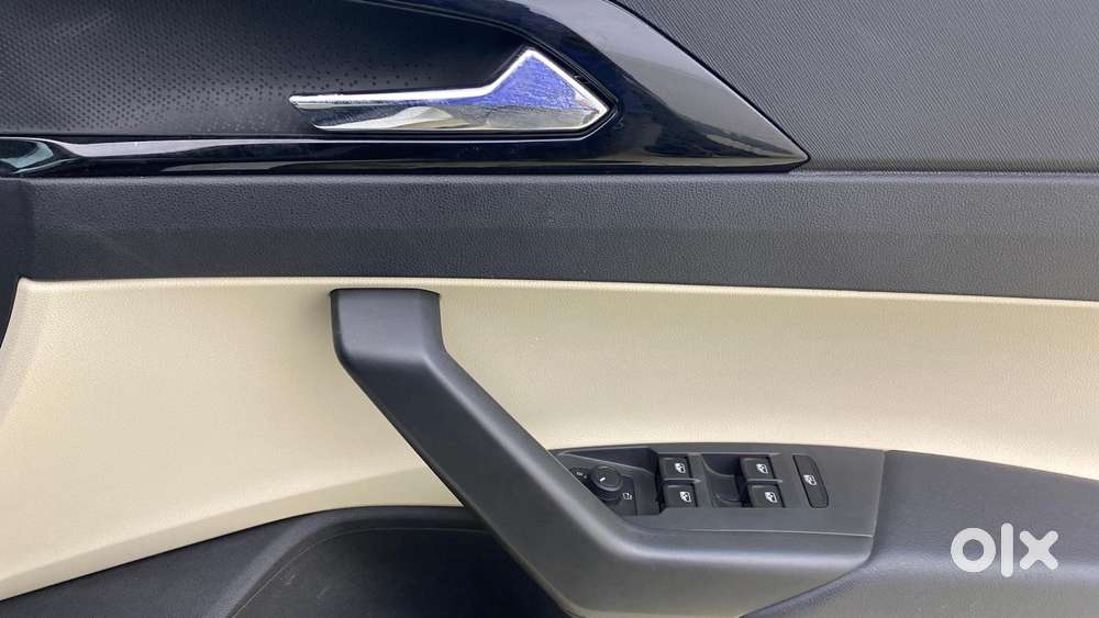 Skoda Slavia 1.0 Tsi Style At, 2023, Petrol