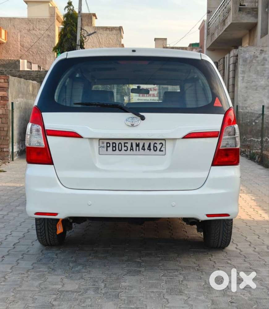 Toyota Innova 2.5 Gx (diesel) 8 Seater Bs Iv, 2015, Diesel