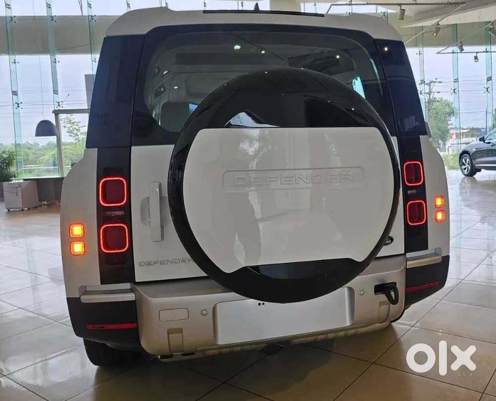 Land Rover Defender 2023 Diesel 45000 Km Driven