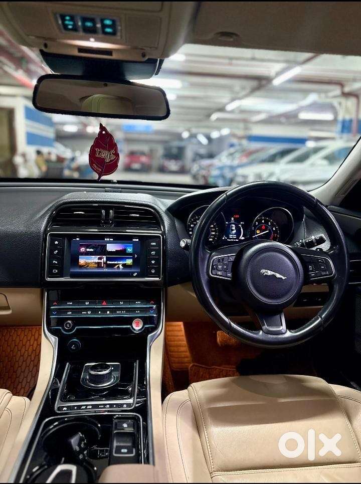 Jaguar Xe Prestige, 2017, Petrol