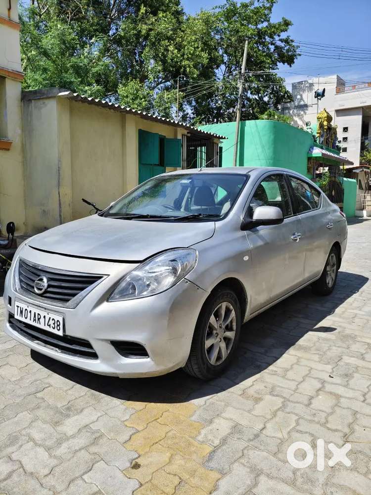 Nissan Sunny 2012
