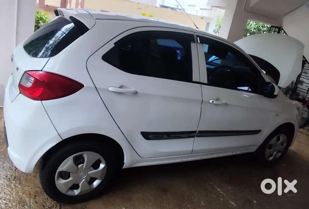 Tata Tiago Xt Petrol 2017 Variant