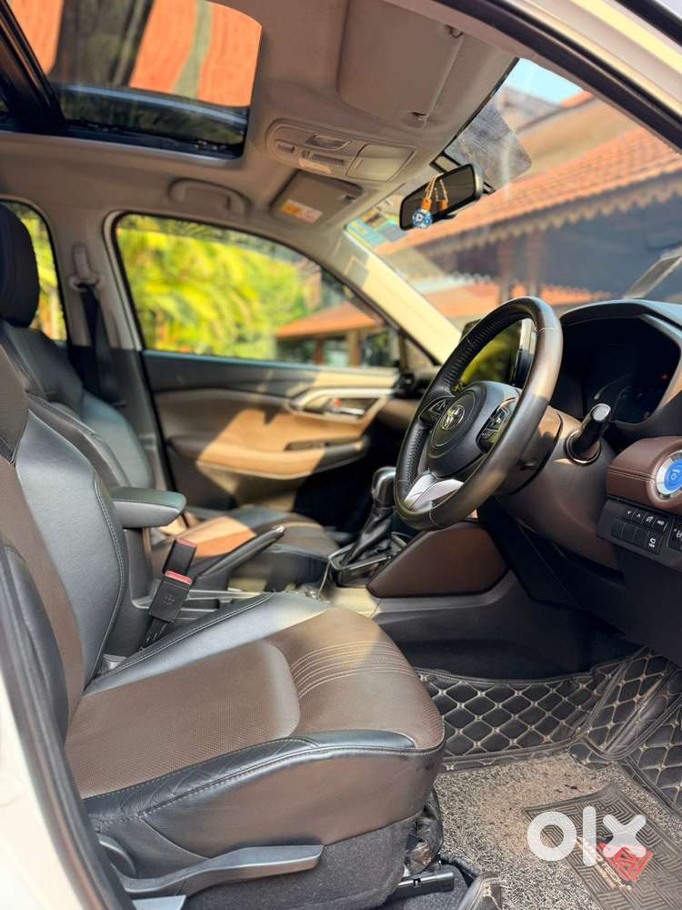 Toyota Urban Cruiser Hyryder 1.5 V Hybrid, 2023, Petrol