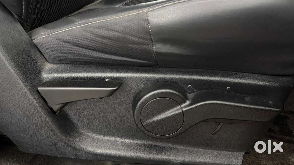 Mahindra Thar Lx 4-str Convertible At, 2021, Petrol