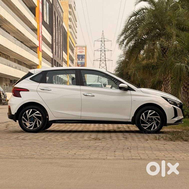Hyundai I20 Asta (o) 1.2 Ivt, 2024, Petrol