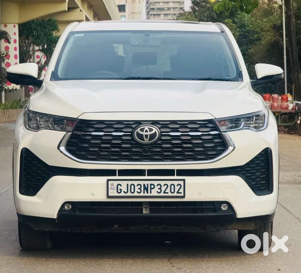 Toyota Innova Hycross 2.0 Vx (o) Hybrid 8 Str, 2024, Petrol