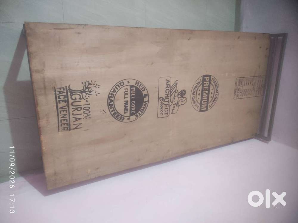 Iron bed 3*6 - Available for sale in good condition